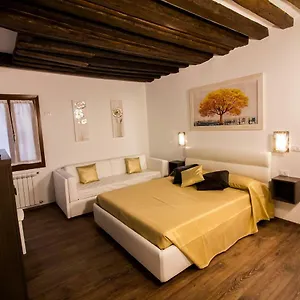 golden-suite.hotelslidodijesolo.com/